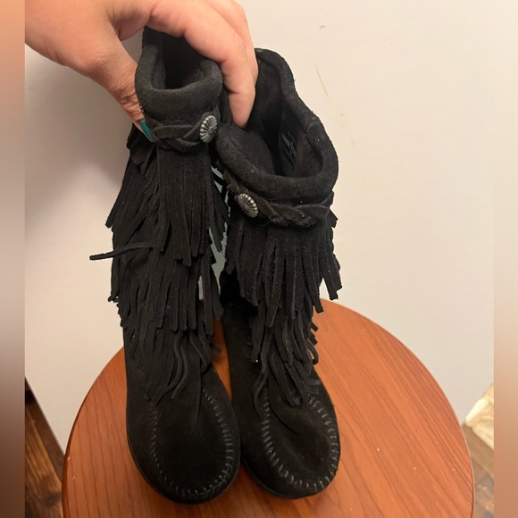 Minnetonka Moccasin Kids 3 Layer Boots - Picture 2 of 3